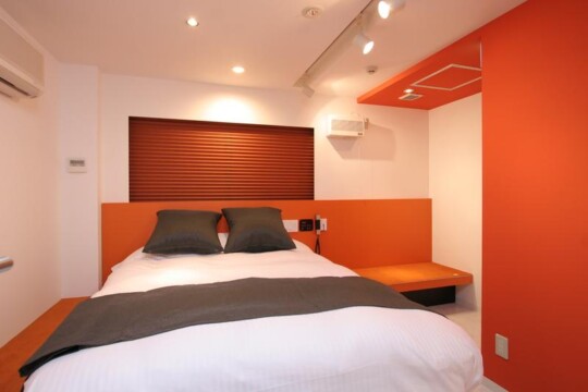 ROOM 06 ROOM 06